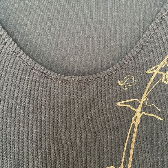𝅺Lululemon Black Athletic Tank Top with Gold Bird Design Fits Like a Size 6 - Picture 5 of 10